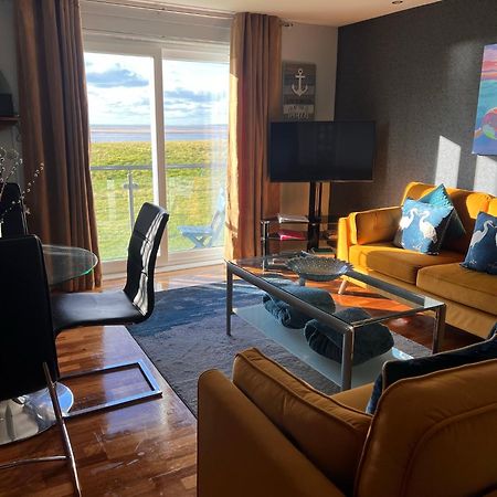 Cockledora, A Luxury Ground Floor Beachfront Apartment Llanelli Zewnętrze zdjęcie