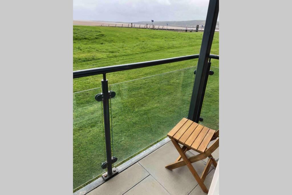 Cockledora, A Luxury Ground Floor Beachfront Apartment Llanelli Zewnętrze zdjęcie