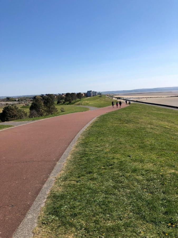 Cockledora, A Luxury Ground Floor Beachfront Apartment Llanelli Zewnętrze zdjęcie