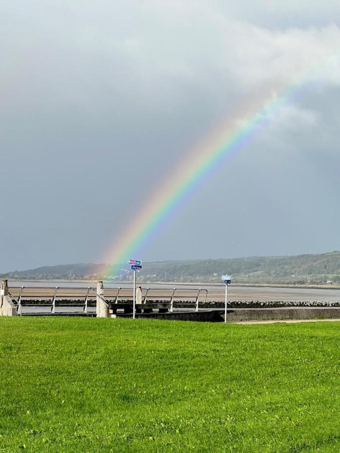 Cockledora, A Luxury Ground Floor Beachfront Apartment Llanelli Zewnętrze zdjęcie