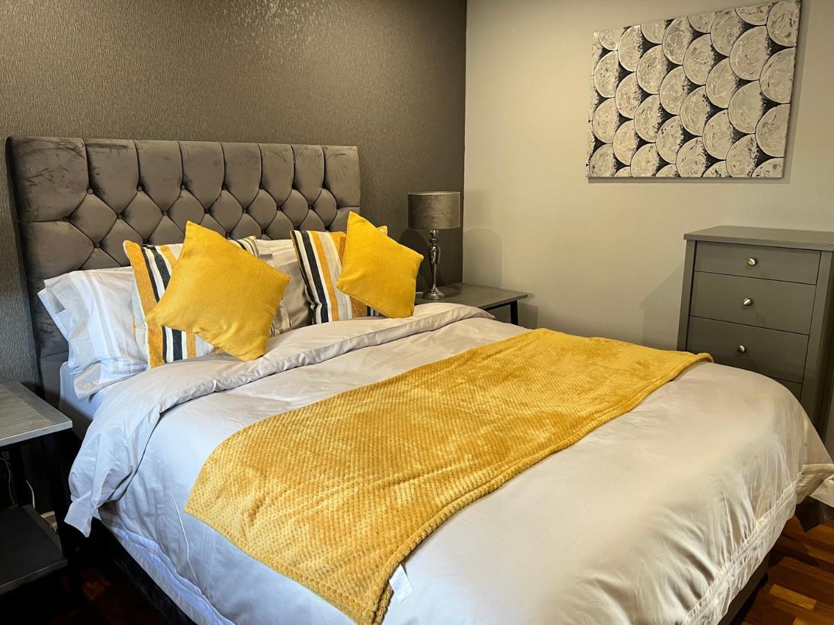 Cockledora, A Luxury Ground Floor Beachfront Apartment Llanelli Zewnętrze zdjęcie