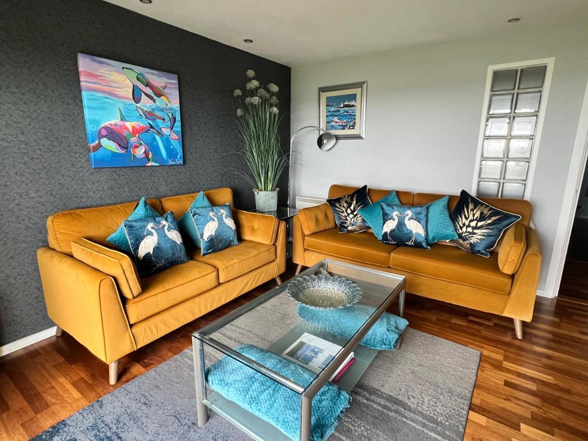 Cockledora, A Luxury Ground Floor Beachfront Apartment Llanelli Zewnętrze zdjęcie