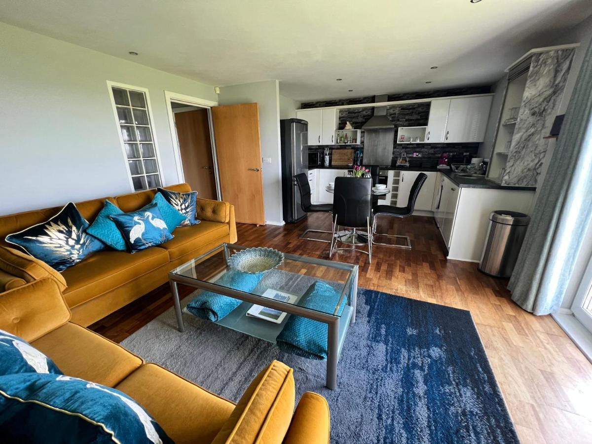 Cockledora, A Luxury Ground Floor Beachfront Apartment Llanelli Zewnętrze zdjęcie